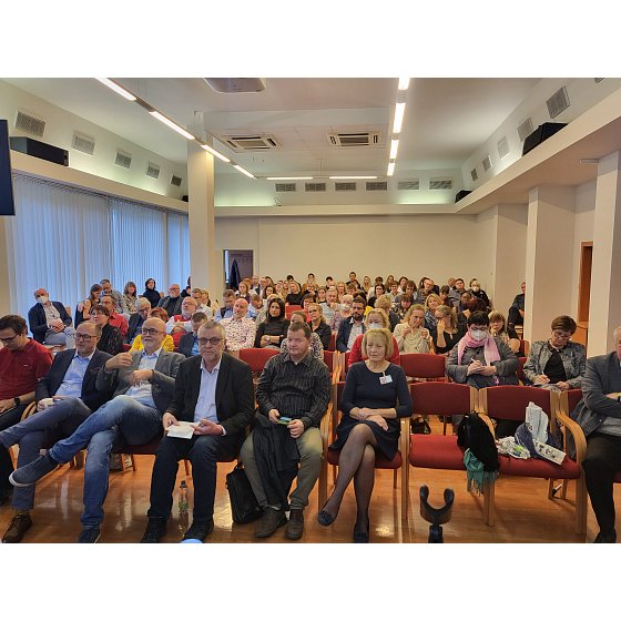 Konference v Motole