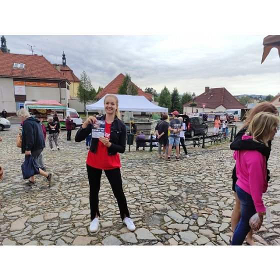 Děvče