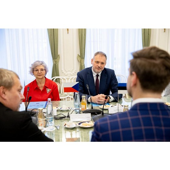 V senátu